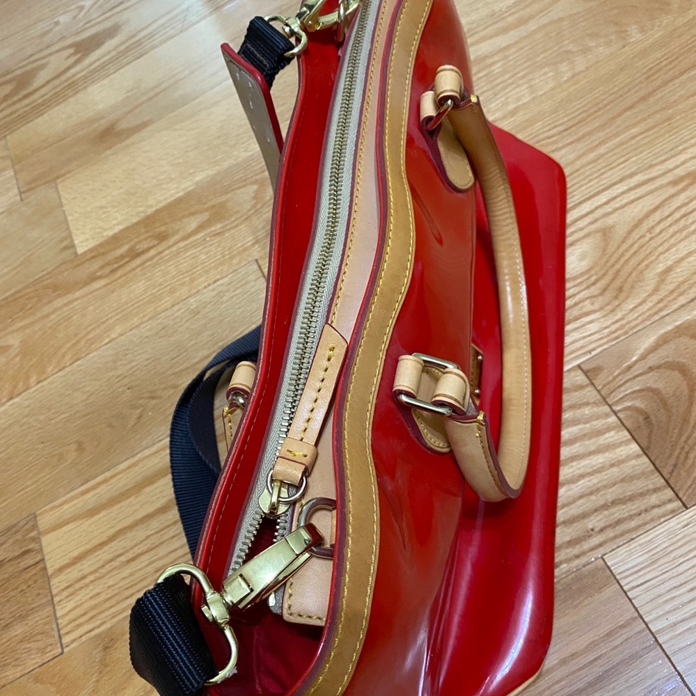 Dooney & Bourke Handbag - Picture 3 of 16